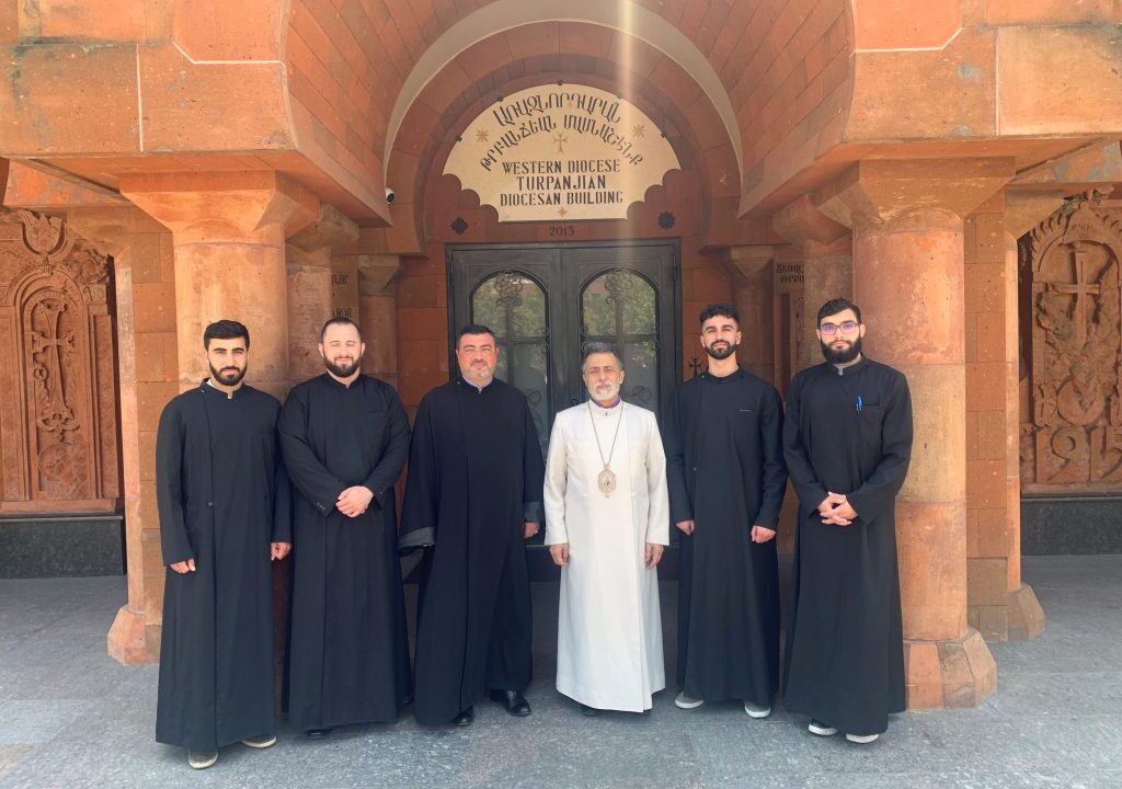 Integration of Empirical Science and Spiritual Education in Western Seminaries